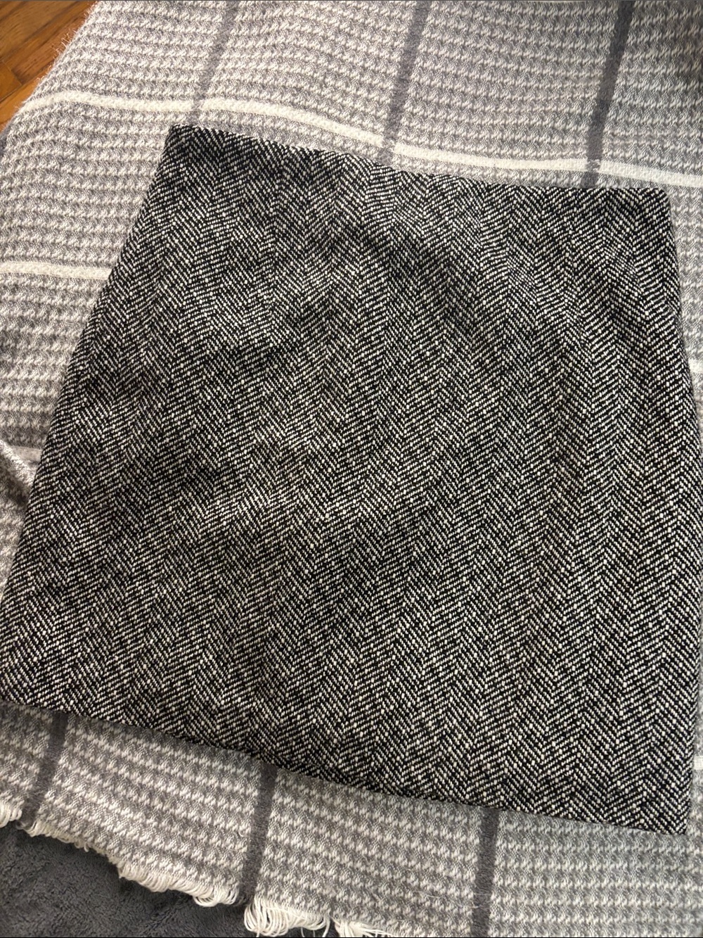 H&M Black & White Herringbone Pencil Skirt